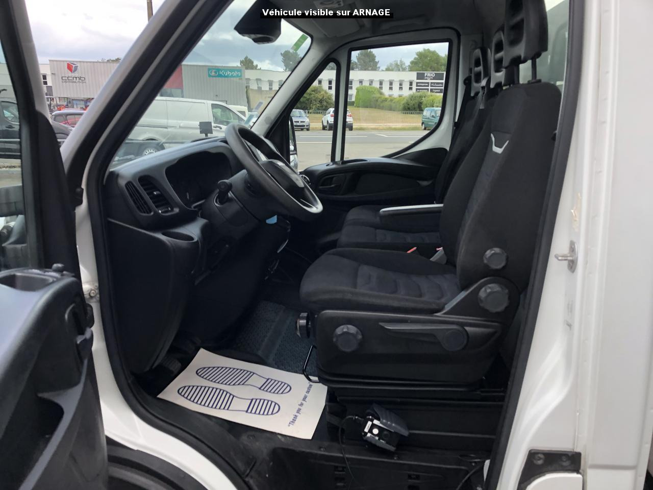 IVECO Daily 35 C 16H3.0 (Quad-Leaf) CHASSIS CABINE 2014 35C/35S Chassis cabine 35 C Epmt.3.75 PHASE 4 - Furgoneta basculante: foto 5 IVECO Daily 35 C 16H3.0 (Quad-Leaf) CHASSIS CABINE 2014 35C/35S Chassis cabine 35 C Epmt.3.75 PHASE 4 - Furgoneta basculante: foto 5