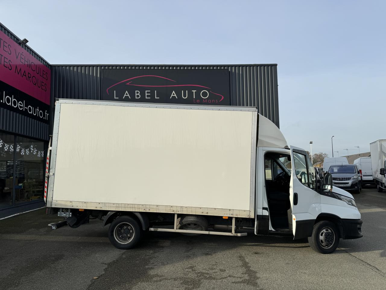 Furgoneta caja cerrada IVECO Daily 35C16 CAISSE HAYON 20M3 RJ 3.0L 160CH: foto 9