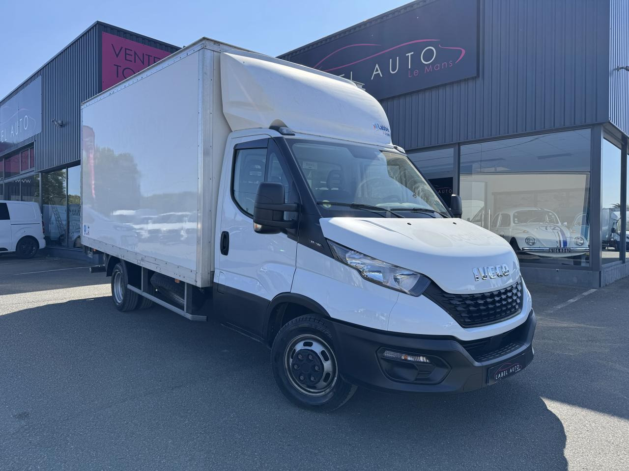 IVECO Daily 35C16 CAISSE HAYON 20M3 RJ 3.0L 160CH - Furgoneta caja cerrada: foto 2 IVECO Daily 35C16 CAISSE HAYON 20M3 RJ 3.0L 160CH - Furgoneta caja cerrada: foto 2