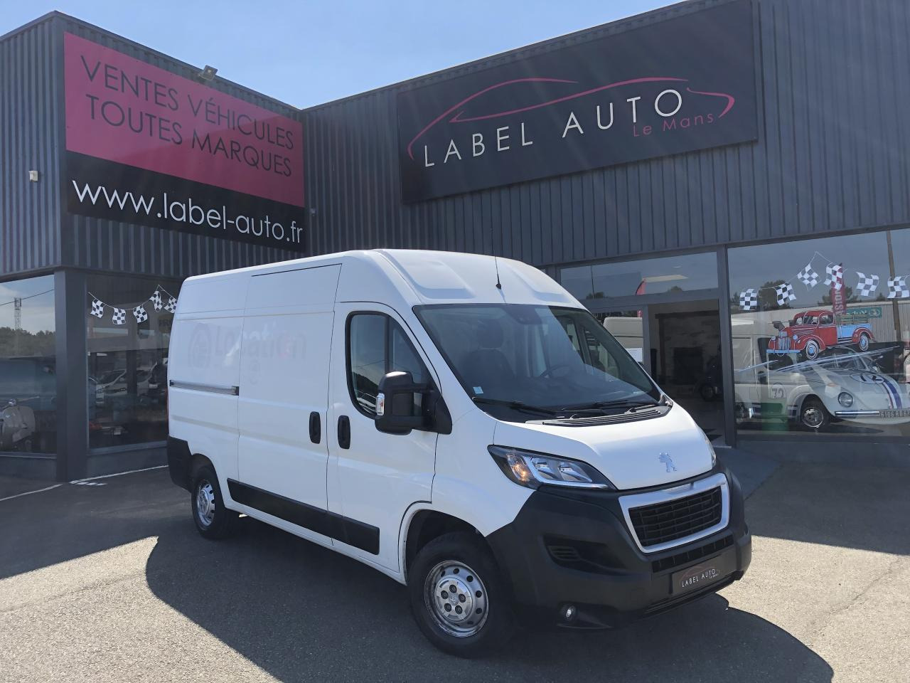 PEUGEOT Boxer 3.3t L2H2 2.2 HDi 140 CH ASPHALT FOURGON TOLE - Furgón: foto 1 PEUGEOT Boxer 3.3t L2H2 2.2 HDi 140 CH ASPHALT FOURGON TOLE - Furgón: foto 1