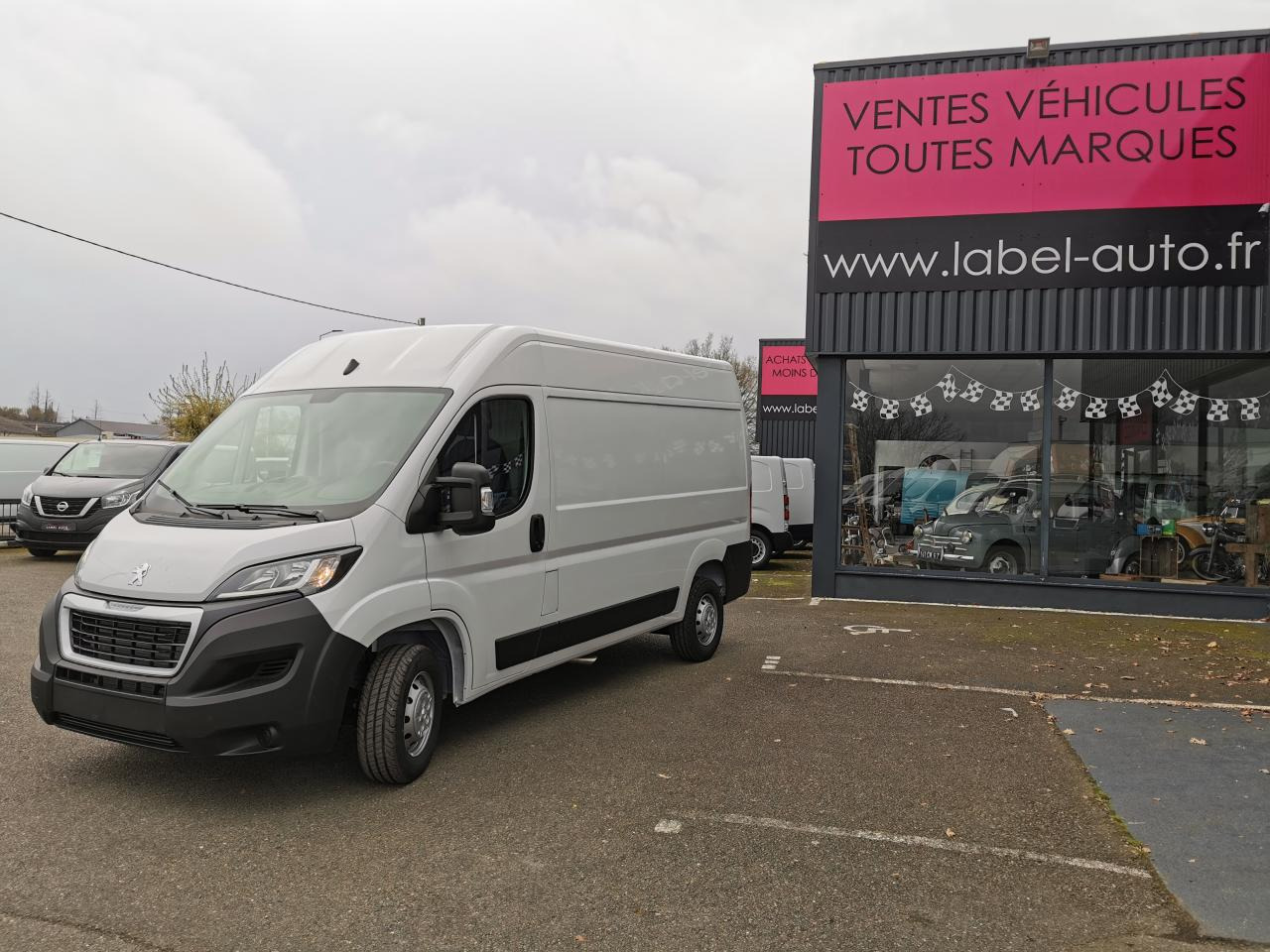 PEUGEOT Boxer 3.5t L2H2 2.2 HDi S&S Maxi - 140 III FOURGON TOLE Fourgon Tolé 435 L2H2 PHASE 3 - Furgón: foto 5 PEUGEOT Boxer 3.5t L2H2 2.2 HDi S&S Maxi - 140 III FOURGON TOLE Fourgon Tolé 435 L2H2 PHASE 3 - Furgón: foto 5