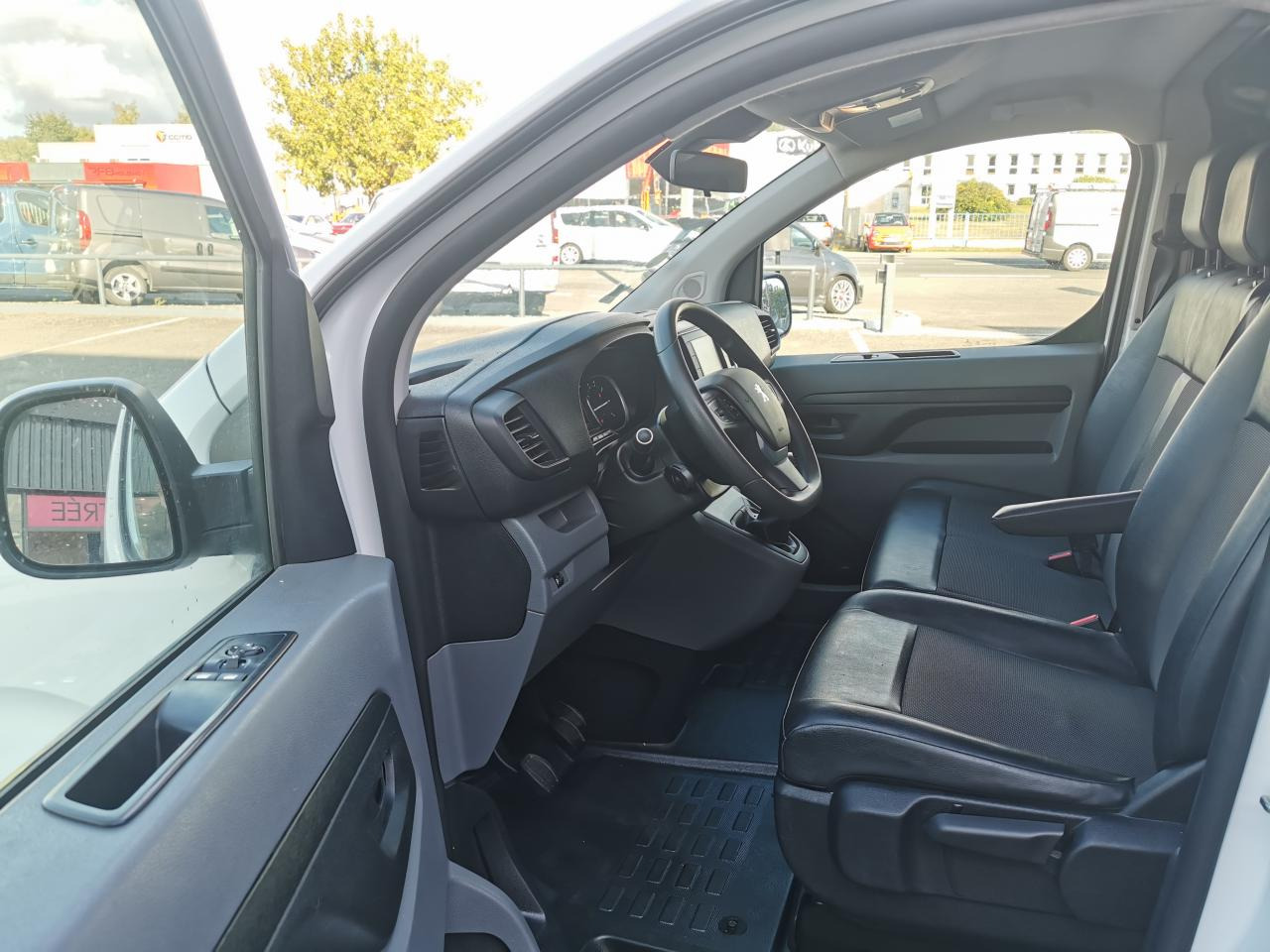 PEUGEOT EXPERT LONG 2.0 HDI 145CH ASPHALT - Furgón: foto 4 PEUGEOT EXPERT LONG 2.0 HDI 145CH ASPHALT - Furgón: foto 4