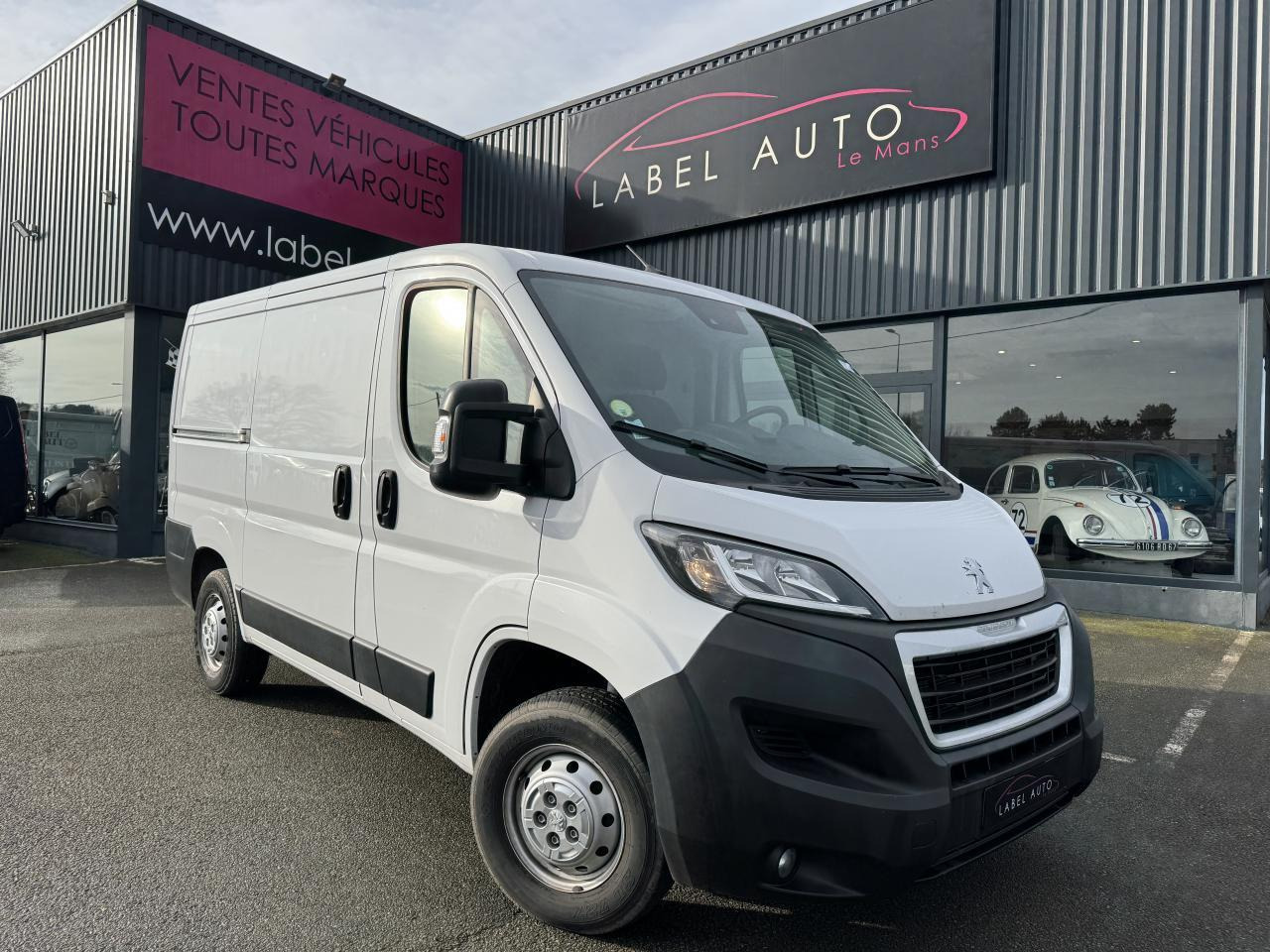 Peugeot Boxer 330 L1H1 2.2 BLUEHDI S&S 140CH ASPHALT - Furgón: foto 1 Peugeot Boxer 330 L1H1 2.2 BLUEHDI S&S 140CH ASPHALT - Furgón: foto 1