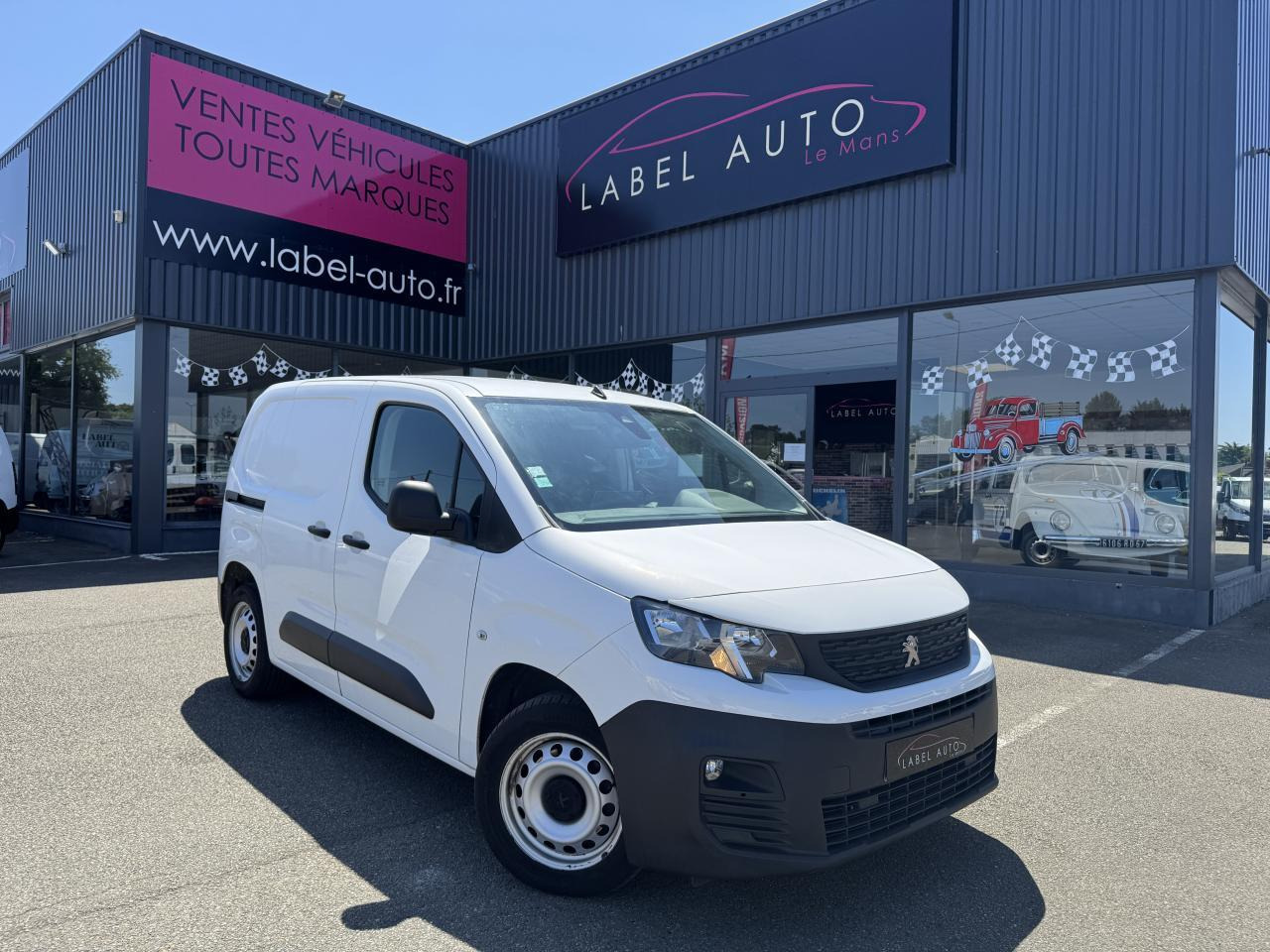 Peugeot Partner STANDARD 650KG BLUEHDI 130CH S&S ASPHALT EAT8 - Furgoneta pequeña: foto 1 Peugeot Partner STANDARD 650KG BLUEHDI 130CH S&S ASPHALT EAT8 - Furgoneta pequeña: foto 1