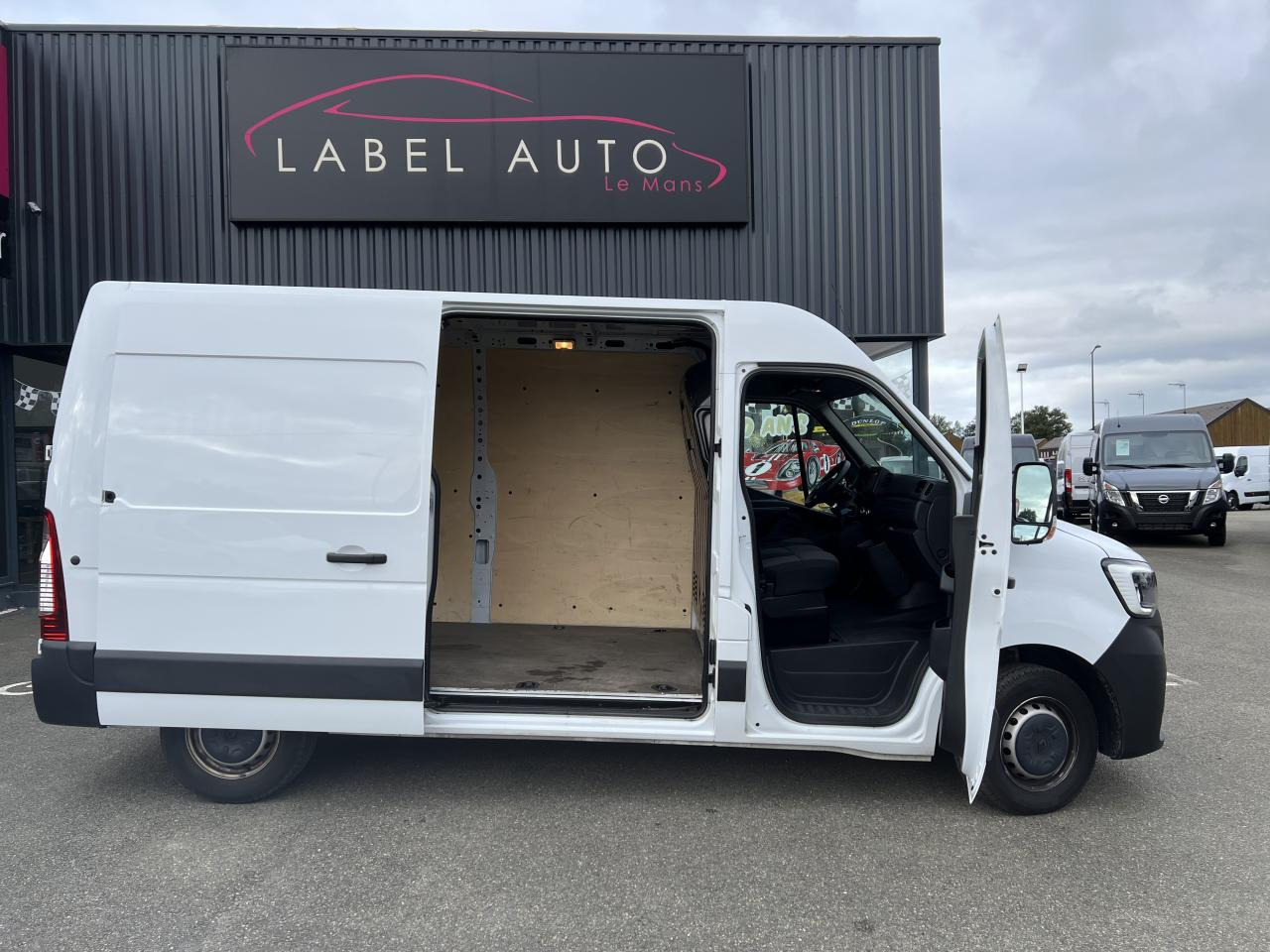 Furgón RENAULT MASTER 3T3 L2H2 2.3 DCI 135CH CONFORT: foto 8