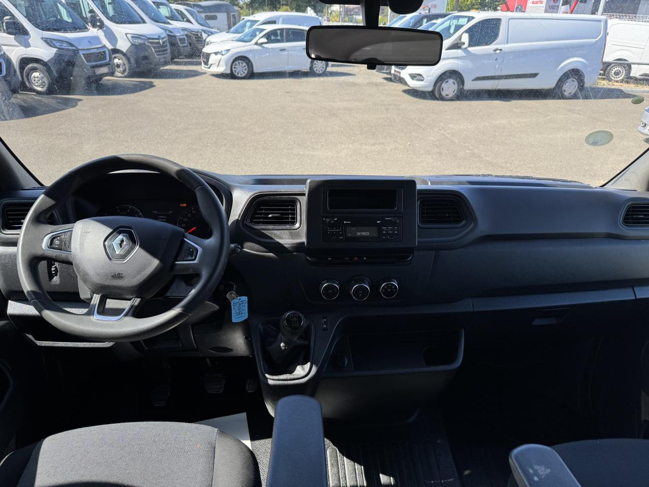 RENAULT MASTER 3T5 BENNE + COFFRE RJ DOUBLE CABINE 6 PL 2.3 DCI 130 CH CONFORT - Furgoneta basculante: foto 3 RENAULT MASTER 3T5 BENNE + COFFRE RJ DOUBLE CABINE 6 PL 2.3 DCI 130 CH CONFORT - Furgoneta basculante: foto 3