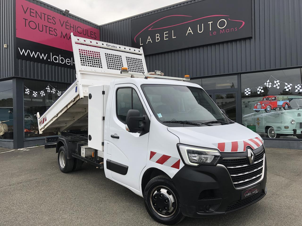 RENAULT Master Confort R3500RJ L3 2.3 dCi - 145 Petite Série III TRANSPORTS SPECIFIQUES BENNE Benne - Furgoneta basculante: foto 1 RENAULT Master Confort R3500RJ L3 2.3 dCi - 145 Petite Série III TRANSPORTS SPECIFIQUES BENNE Benne - Furgoneta basculante: foto 1