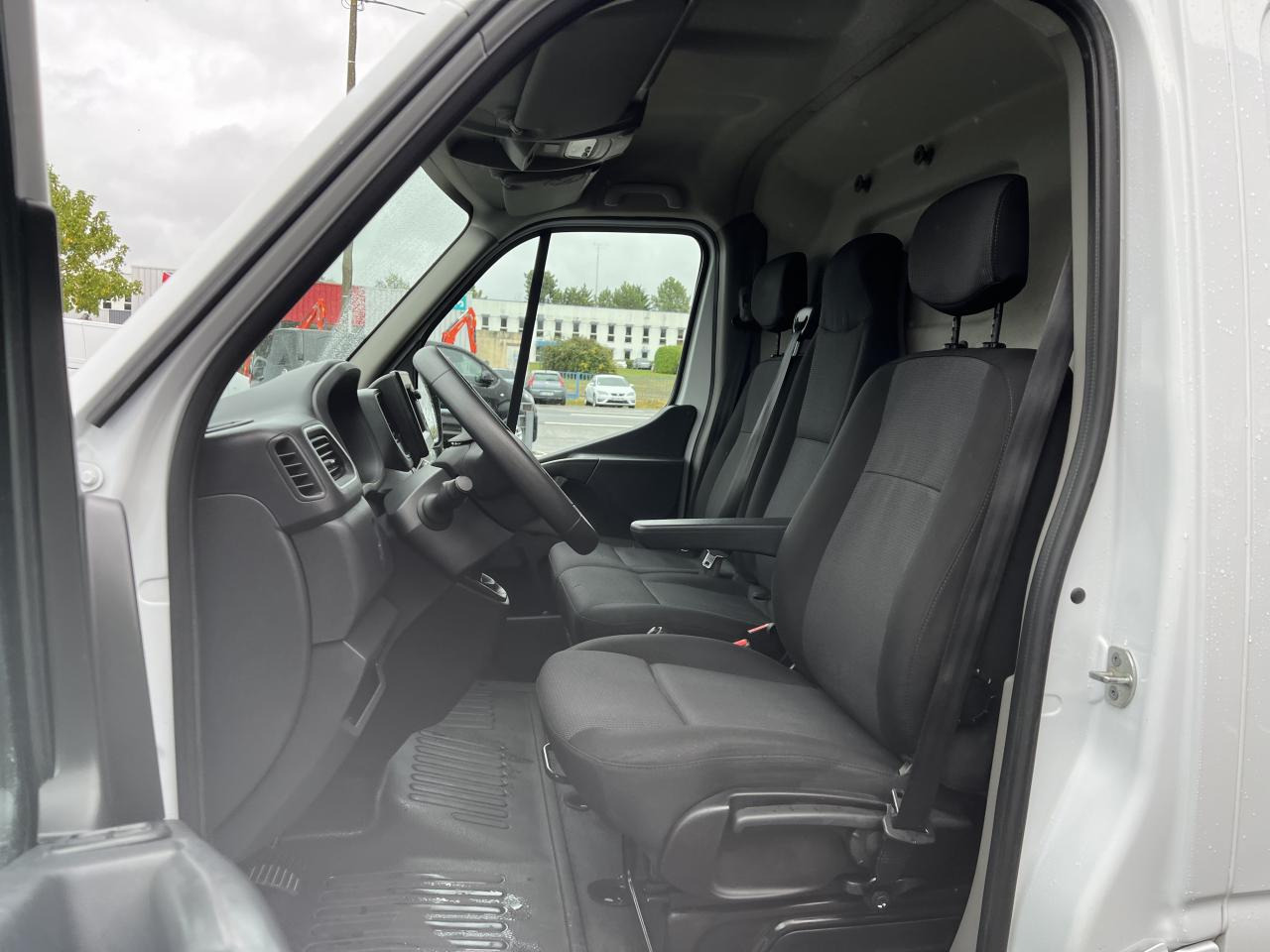 RENAULT Master Grand Confort F3300 L2H2 2.3 dCi - 135  III FOURGON Fourgon L2H2 Traction PHASE 3 - Furgón: foto 5 RENAULT Master Grand Confort F3300 L2H2 2.3 dCi - 135  III FOURGON Fourgon L2H2 Traction PHASE 3 - Furgón: foto 5