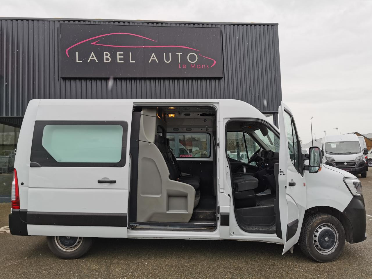 RENAULT Master Grand Confort F3500 L2H2 2.3 Blue dCi - 150 III CABINE APPROFONDIE Cabine approfondie L2H2 T - Furgón: foto 1 RENAULT Master Grand Confort F3500 L2H2 2.3 Blue dCi - 150 III CABINE APPROFONDIE Cabine approfondie L2H2 T - Furgón: foto 1