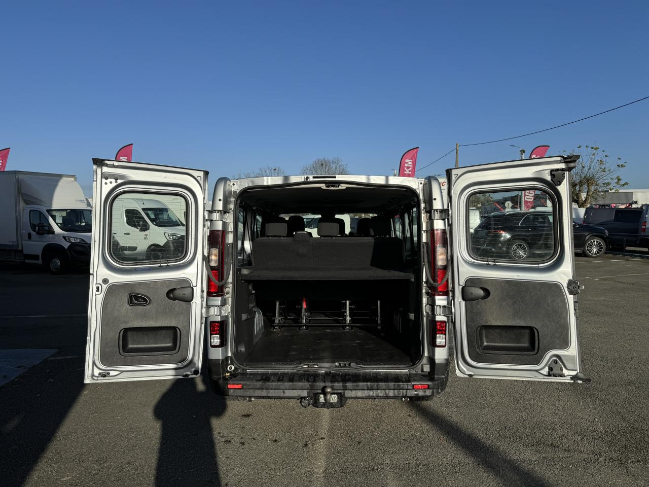 RENAULT Trafic L2 2.0 Energy dCi - 150 - S&S III COMBI Combi Zen L2H1 PHASE 3 - Furgoneta combi: foto 4 RENAULT Trafic L2 2.0 Energy dCi - 150 - S&S III COMBI Combi Zen L2H1 PHASE 3 - Furgoneta combi: foto 4