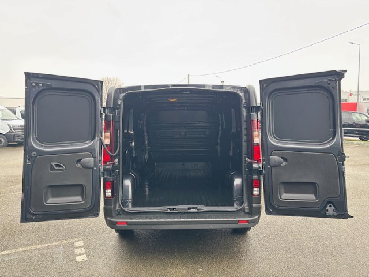 RENAULT Trafic L2H1 3000 Kg 2.0 Blue dCi - 150 - BV EDC Euro 6e III FOURGON Fourgon Grand Confort L2H1 PHAS - Furgón: foto 3 RENAULT Trafic L2H1 3000 Kg 2.0 Blue dCi - 150 - BV EDC Euro 6e III FOURGON Fourgon Grand Confort L2H1 PHAS - Furgón: foto 3