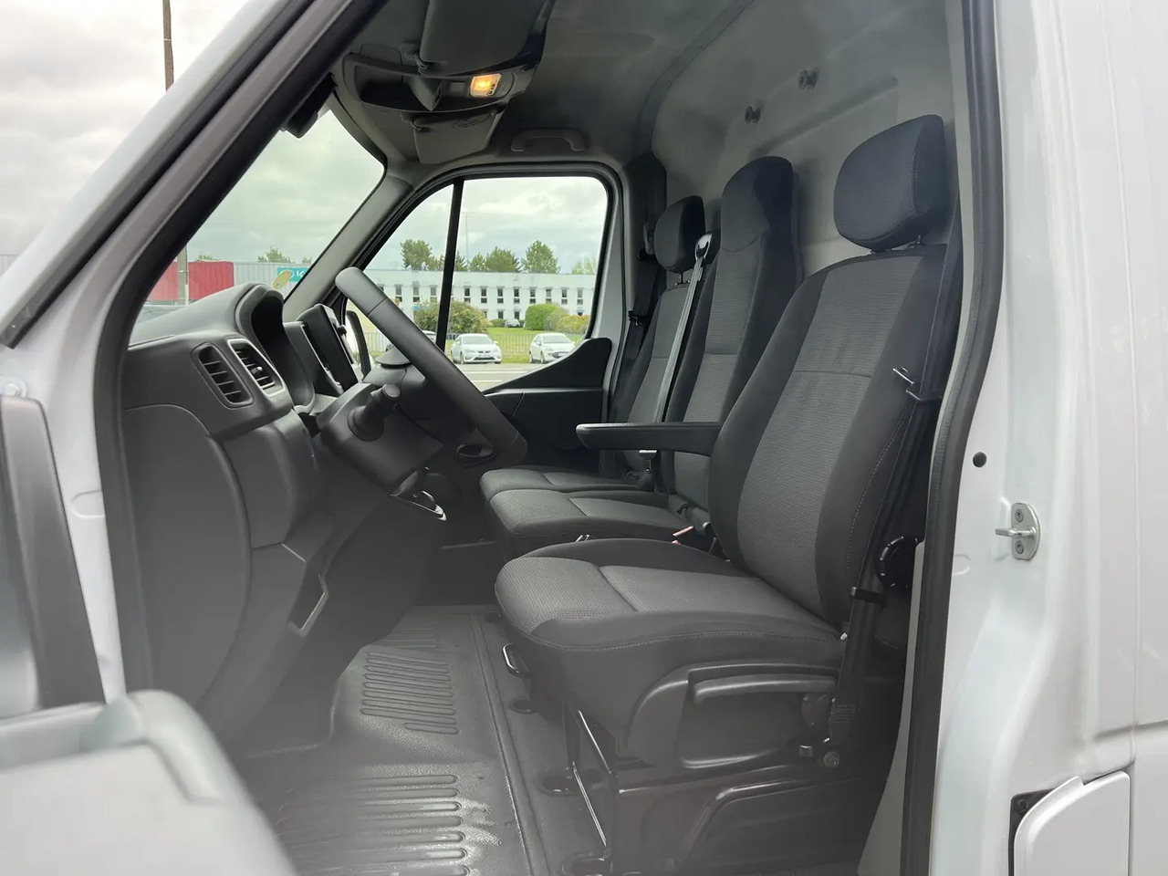 Renault Master F3300 L2H2 2.3 BLUE DCI 135CH GRAND CONFORT EURO6 - Furgón: foto 4 Renault Master F3300 L2H2 2.3 BLUE DCI 135CH GRAND CONFORT EURO6 - Furgón: foto 4