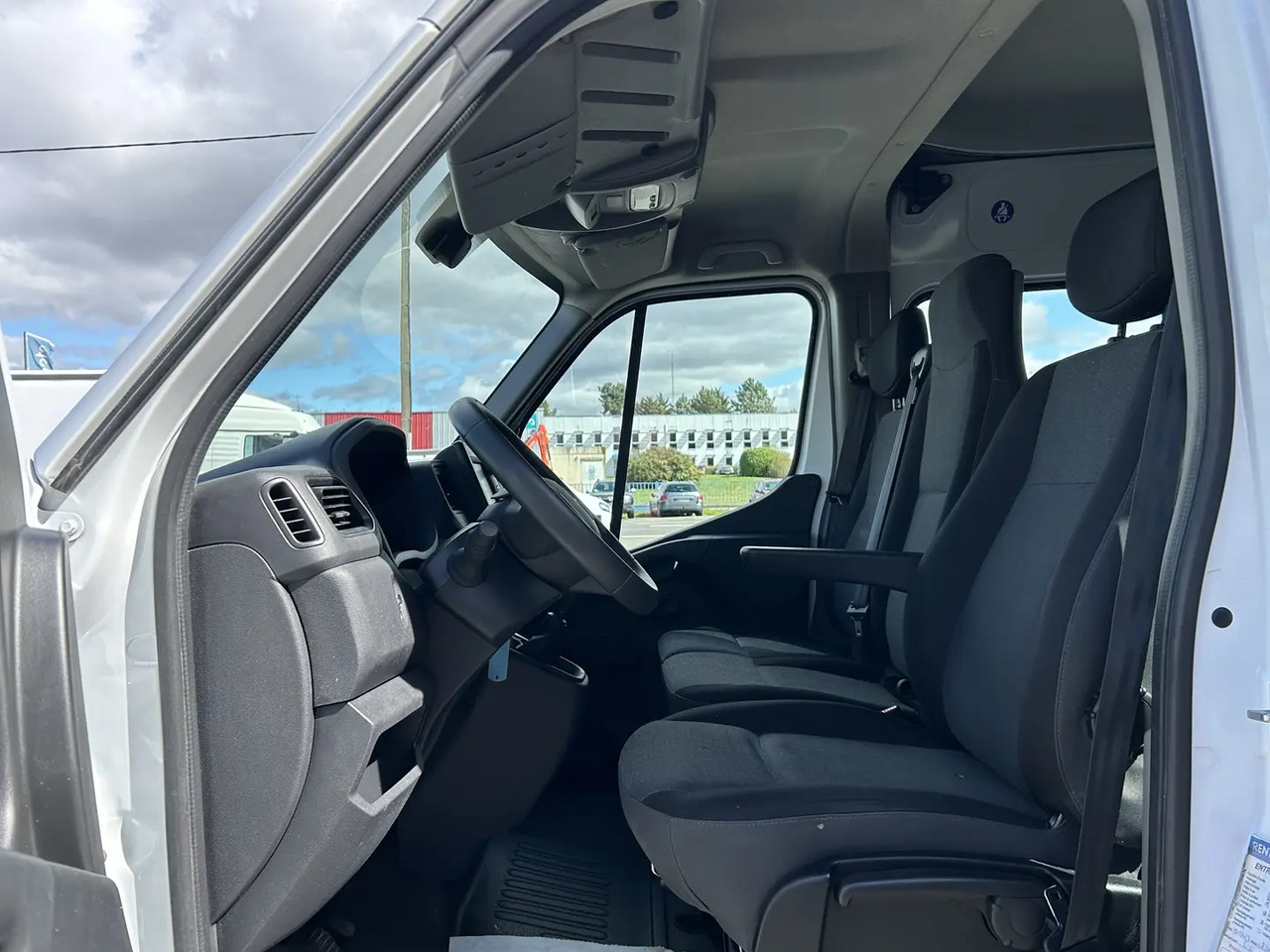 Renault Master F3500 L3H2 2.3 BLUE DCI 135CH CABINE APPROFONDIE CONFORT - Furgón, Furgoneta combi: foto 5 Renault Master F3500 L3H2 2.3 BLUE DCI 135CH CABINE APPROFONDIE CONFORT - Furgón, Furgoneta combi: foto 5