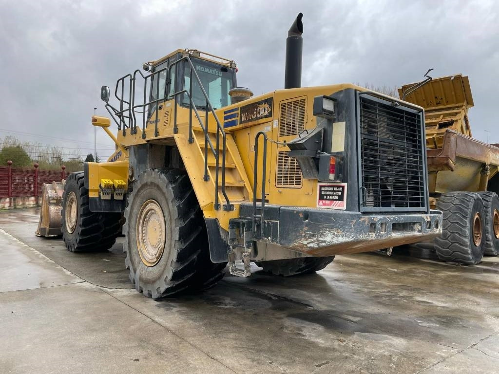 Komatsu WA 600-6 - Cargadora de ruedas: foto 1 Komatsu WA 600-6 - Cargadora de ruedas: foto 1