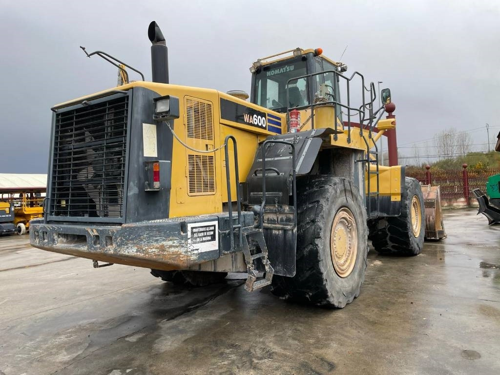 Komatsu WA 600-6 - Cargadora de ruedas: foto 2 Komatsu WA 600-6 - Cargadora de ruedas: foto 2