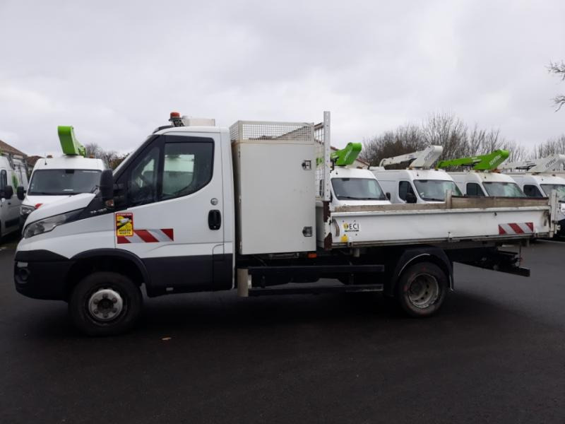 Iveco Daily 70C18 tribenne + coffre - Camión volquete: foto 1 Iveco Daily 70C18 tribenne + coffre - Camión volquete: foto 1