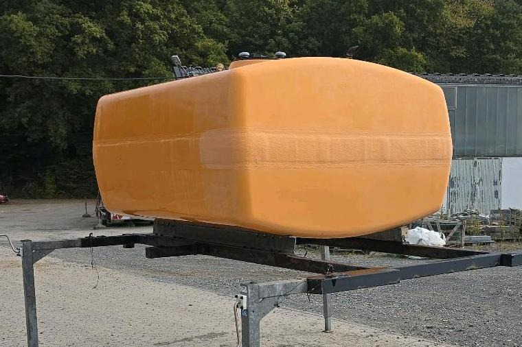 Dücker 5m3 Wassertank Wasserfass für Unimog UGE UGN 405 U300 400 500 427 430 LKW Boschung wassertank Laugentank Bewässerung 5000liter - Contenedor cisterna: foto 3 Dücker 5m3 Wassertank Wasserfass für Unimog UGE UGN 405 U300 400 500 427 430 LKW Boschung wassertank Laugentank Bewässerung 5000liter - Contenedor cisterna: foto 3