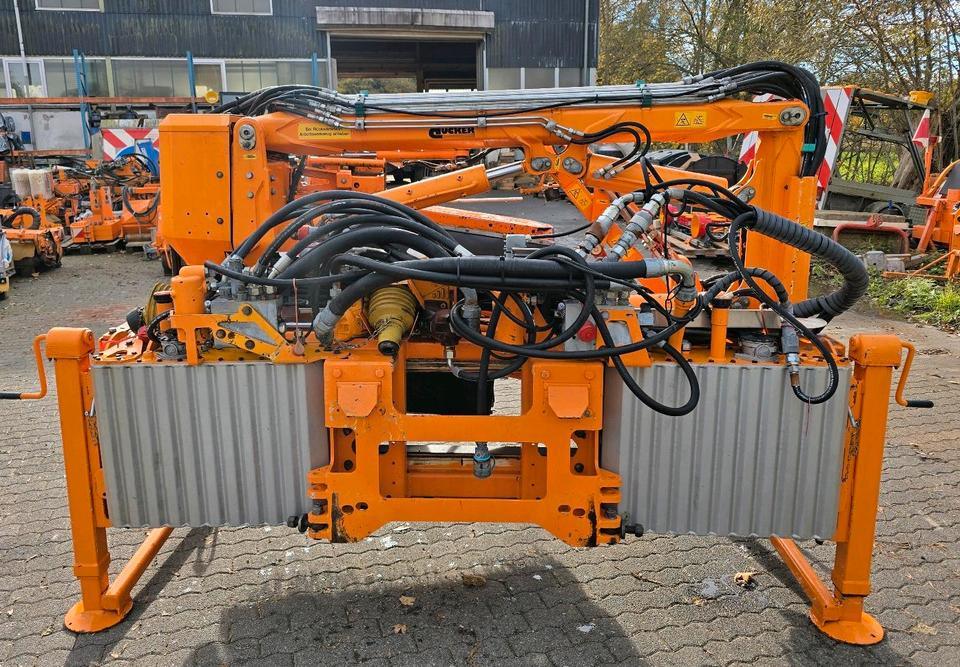 Dücker DUA 800 RSM 13 Böschungsmäher Böschungsmulcher Mähausleger Bankettmäher für Unimog 405/10 405/12 700 600 Mulag Una MHU FME - Desbrozadora de brazo: foto 3 Dücker DUA 800 RSM 13 Böschungsmäher Böschungsmulcher Mähausleger Bankettmäher für Unimog 405/10 405/12 700 600 Mulag Una MHU FME - Desbrozadora de brazo: foto 3