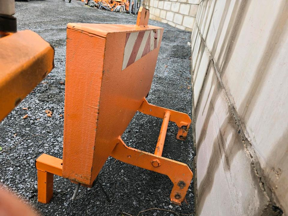 Fiedler Heckgewicht für Multicar Ballastgewicht Kontergewicht M30 FusoBöschungsmäher Böschungsmulcher Dücker - Contrapeso: foto 3 Fiedler Heckgewicht für Multicar Ballastgewicht Kontergewicht M30 FusoBöschungsmäher Böschungsmulcher Dücker - Contrapeso: foto 3