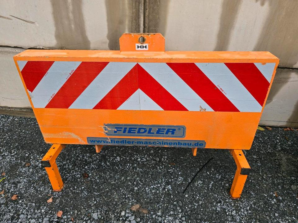 Fiedler Heckgewicht für Multicar Ballastgewicht Kontergewicht M30 FusoBöschungsmäher Böschungsmulcher Dücker - Contrapeso: foto 5 Fiedler Heckgewicht für Multicar Ballastgewicht Kontergewicht M30 FusoBöschungsmäher Böschungsmulcher Dücker - Contrapeso: foto 5