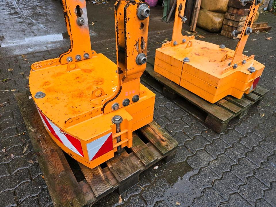 Heckgewicht Unimog 405 U400 U 300 500 400 318 423 427 429 430 530 527 535 Kontergewicht Mulag Mähausleger Böschungsmulcher Dücker - Contrapeso: foto 3 Heckgewicht Unimog 405 U400 U 300 500 400 318 423 427 429 430 530 527 535 Kontergewicht Mulag Mähausleger Böschungsmulcher Dücker - Contrapeso: foto 3