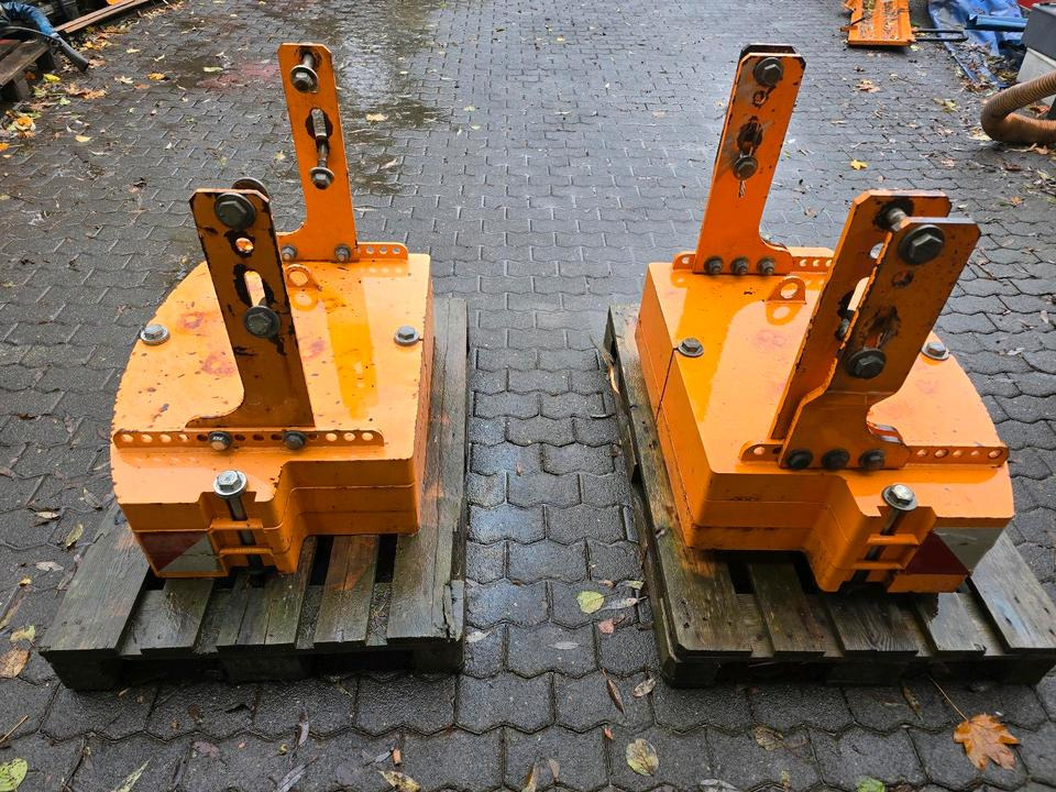 Heckgewicht Unimog 405 U400 U 300 500 400 318 423 427 429 430 530 527 535 Kontergewicht Mulag Mähausleger Böschungsmulcher Dücker - Contrapeso: foto 1 Heckgewicht Unimog 405 U400 U 300 500 400 318 423 427 429 430 530 527 535 Kontergewicht Mulag Mähausleger Böschungsmulcher Dücker - Contrapeso: foto 1