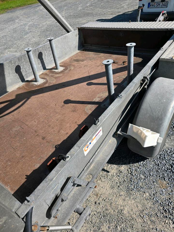 Remolque Nissen LED Absperrtafel DORA GPS FAT VZ-616 Fahrbare Absperrtafel Sperrwand Verkehrsleittafel Verkehrssicherungsanhänger Verkehrsleitanhänger Trebbiner Horizont: foto 7