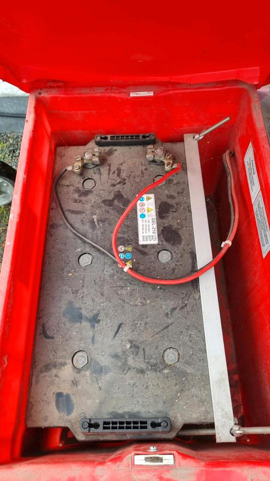 Remolque Nissen VZ616 FAT Absperrtafel Absperrwand Verkehrsleittafel Verkehrsleitanhänger Verkehrssicherungsanhänger Leitanhänger: foto 6