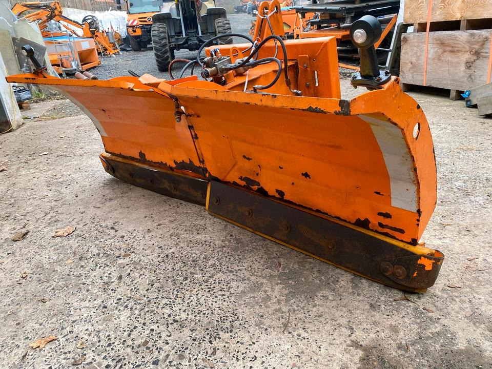 SaMASZ PSV 201 G V-Pflug Keilpflug Variopflug Schneeschieber Schneeschild Winterdienst Räumschild Schneepflug passend für Traktor Fronthydraulik - Cuchilla quitanieves: foto 4 SaMASZ PSV 201 G V-Pflug Keilpflug Variopflug Schneeschieber Schneeschild Winterdienst Räumschild Schneepflug passend für Traktor Fronthydraulik - Cuchilla quitanieves: foto 4