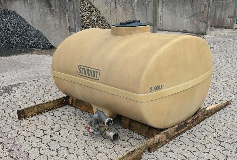 Schmidt Mulag 2m3 Wassertank Wasserfass Speidel für Unimog UGE UGN 405 U300 400 500 427 430 LKW Boschung wassertank Laugentank Bewässerung 5000liter - Contenedor cisterna: foto 1 Schmidt Mulag 2m3 Wassertank Wasserfass Speidel für Unimog UGE UGN 405 U300 400 500 427 430 LKW Boschung wassertank Laugentank Bewässerung 5000liter - Contenedor cisterna: foto 1