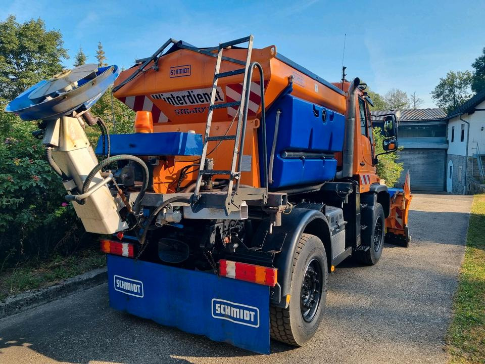 Zu Vermieten! Unimog 405 U400 Winterdienst Schmidt Schneepflug Schneeschild Salzstreuer Leasing Miete - Máquina quitanieve: foto 2 Zu Vermieten! Unimog 405 U400 Winterdienst Schmidt Schneepflug Schneeschild Salzstreuer Leasing Miete - Máquina quitanieve: foto 2