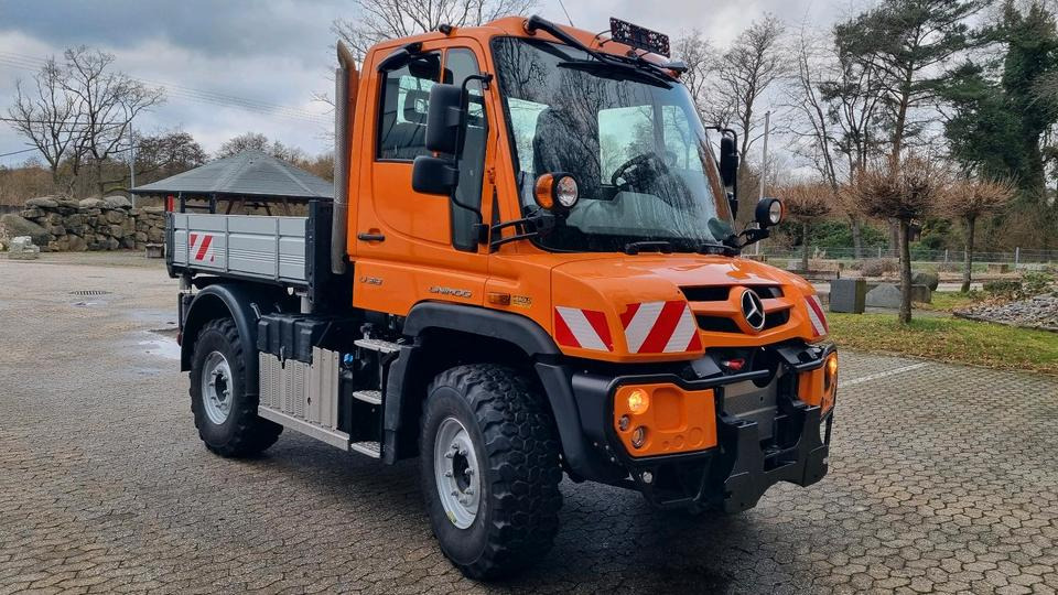 Zu vermieten Unimog 405 U318 423 429 430 Mercedes Benz 318 527 Vermietung - Máquina quitanieve: foto 1 Zu vermieten Unimog 405 U318 423 429 430 Mercedes Benz 318 527 Vermietung - Máquina quitanieve: foto 1