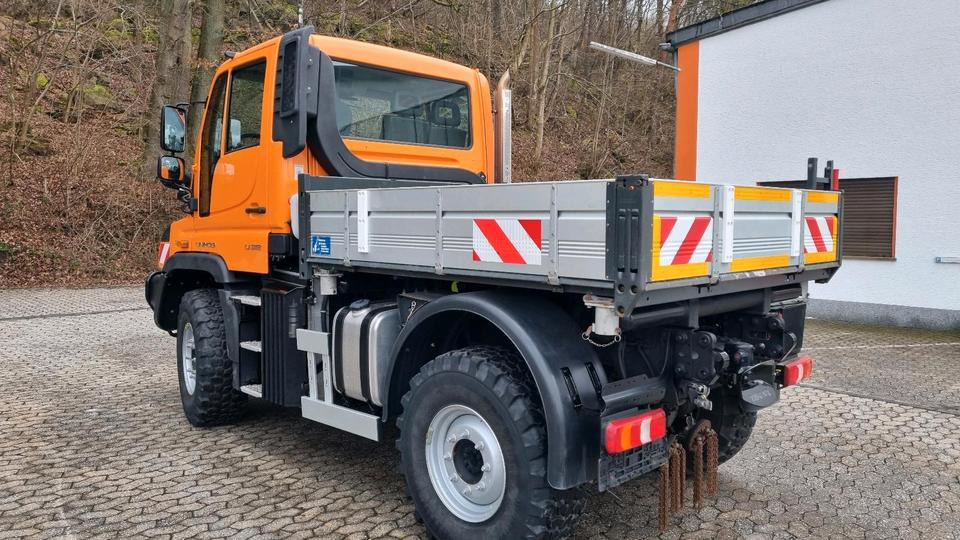 Zu vermieten Unimog 405 U318 423 429 430 Mercedes Benz 318 527 Vermietung - Máquina quitanieve: foto 5 Zu vermieten Unimog 405 U318 423 429 430 Mercedes Benz 318 527 Vermietung - Máquina quitanieve: foto 5