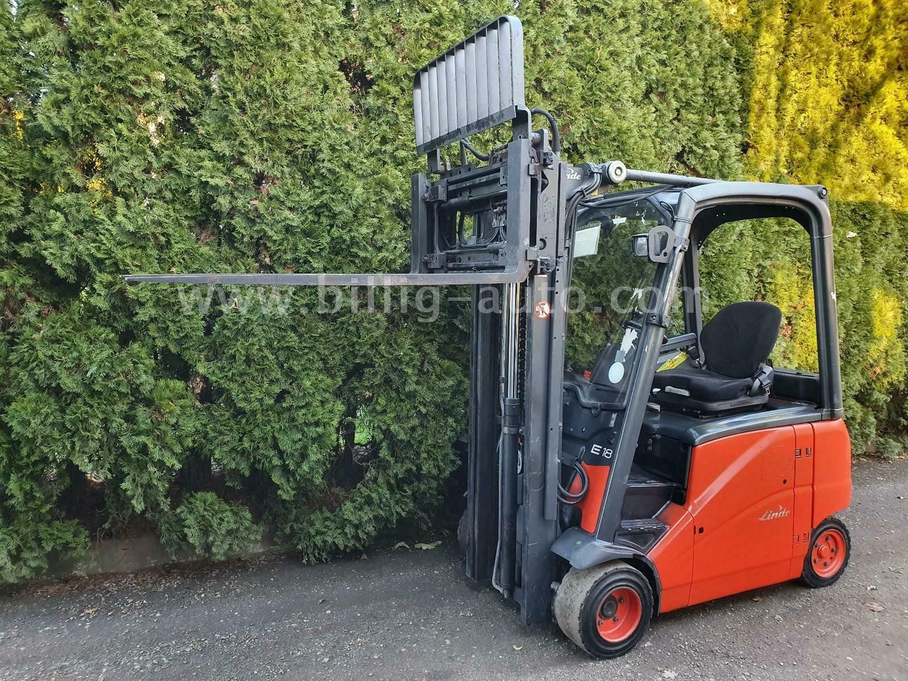 Linde E18 PH 4-Rad Seitenschieber*Zinkenverstellung* - Carretilla elevadora eléctrica: foto 1 Linde E18 PH 4-Rad Seitenschieber*Zinkenverstellung* - Carretilla elevadora eléctrica: foto 1