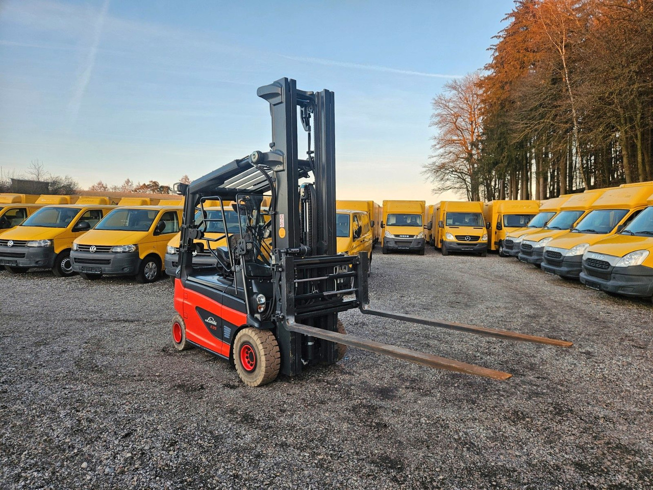 Linde E25 R Roadster , 6.880mm Hubhöhe, StVZO hydr. Zi - Carretilla elevadora eléctrica: foto 4 Linde E25 R Roadster , 6.880mm Hubhöhe, StVZO hydr. Zi - Carretilla elevadora eléctrica: foto 4