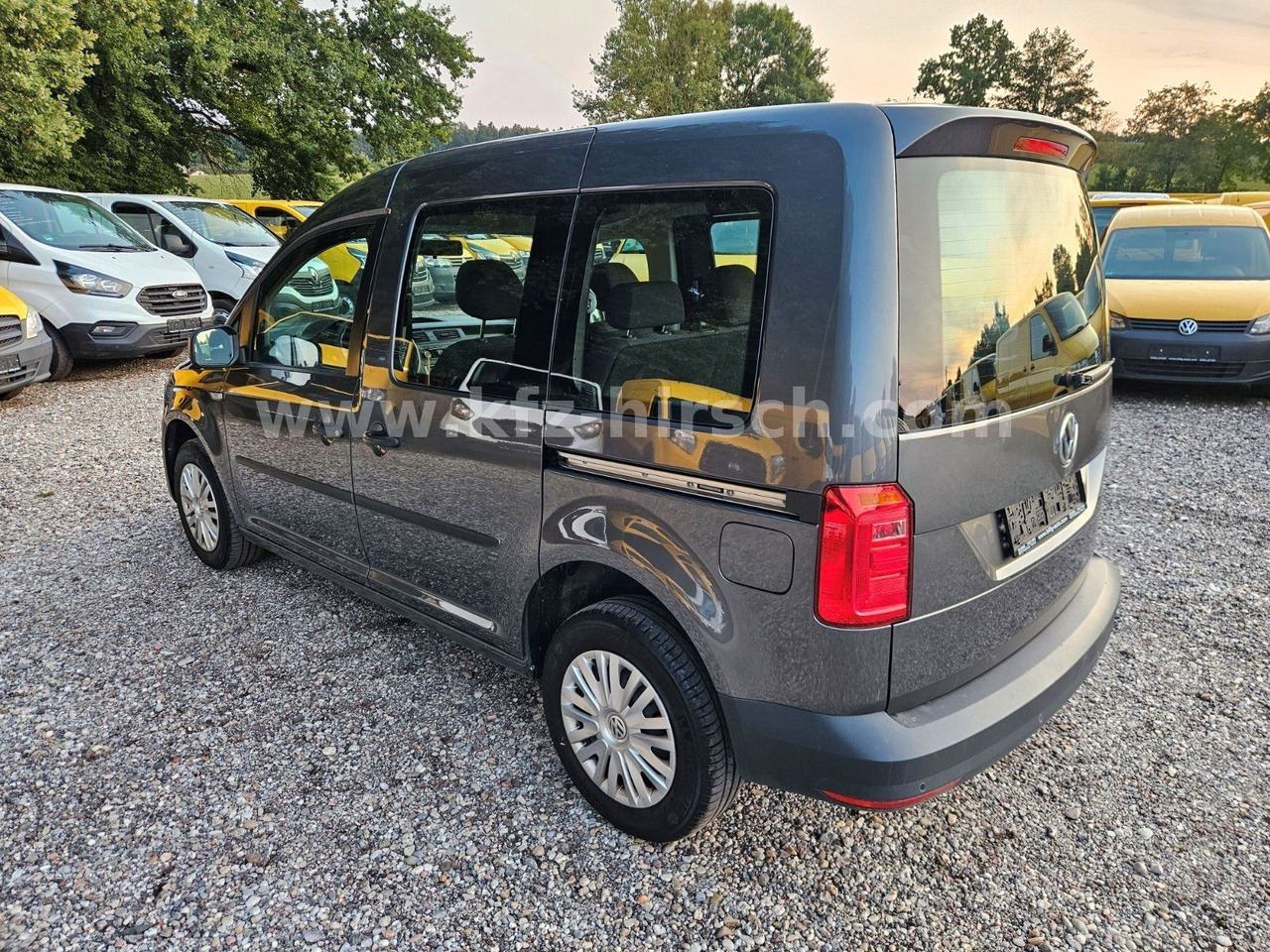 Volkswagen Caddy Temp*Sitzhzg*Navi*Blueth*2xSchiebetüre*1Hd - Furgoneta pequeña: foto 5 Volkswagen Caddy Temp*Sitzhzg*Navi*Blueth*2xSchiebetüre*1Hd - Furgoneta pequeña: foto 5