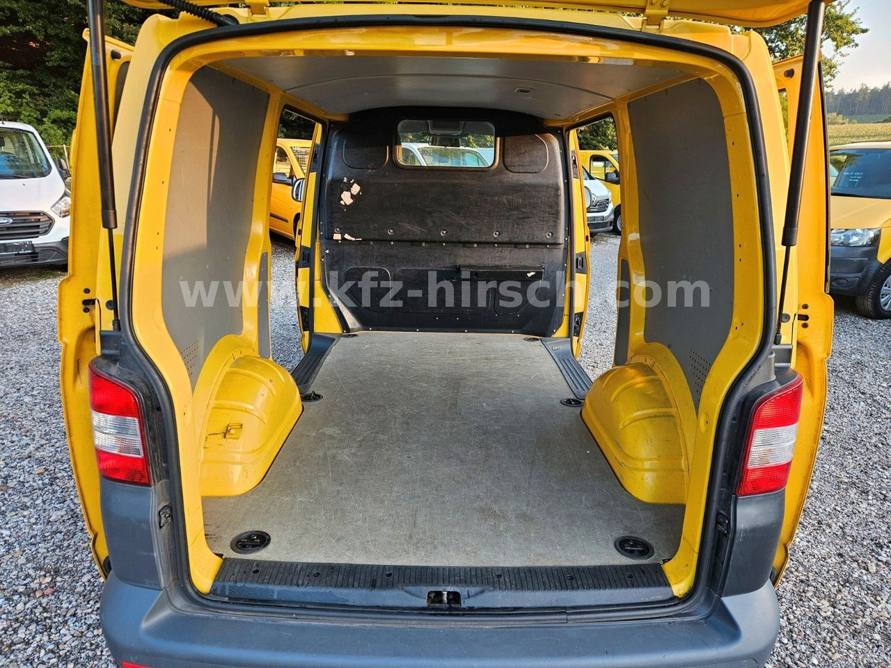 Volkswagen T5 2.0TDI Schiebetüre links+rechts 1.Hand S-heft - Furgoneta de pasajeros: foto 4 Volkswagen T5 2.0TDI Schiebetüre links+rechts 1.Hand S-heft - Furgoneta de pasajeros: foto 4