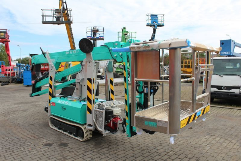 IMER GROUP Seria IM R 19 SA nowy podnośnik na gąsienicach 19 m - Plataforma araña: foto 2 IMER GROUP Seria IM R 19 SA nowy podnośnik na gąsienicach 19 m - Plataforma araña: foto 2
