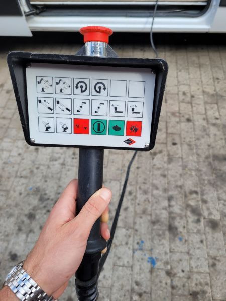 Camión con plataforma elevadora Renault Master podnośnik koszowy 12,5 m Versalift ETL-32-125 bucket truck boom lift: foto 10