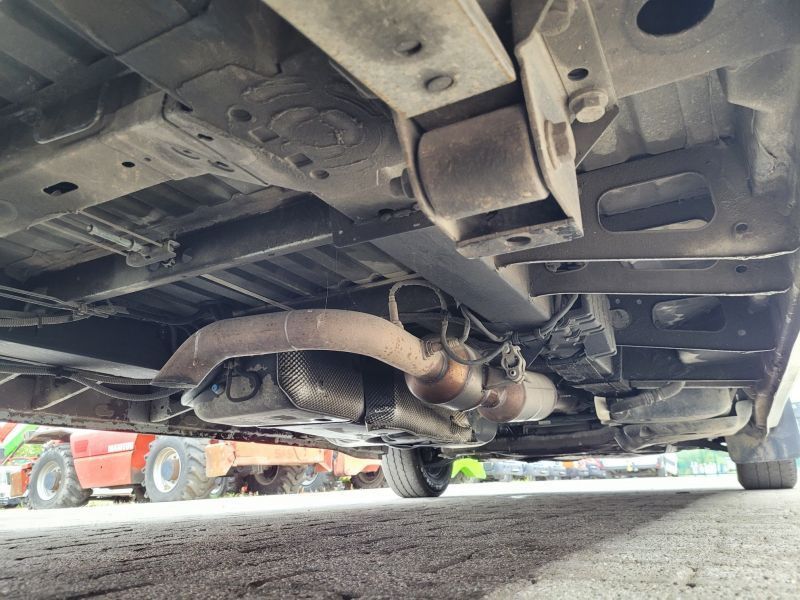 Camión con plataforma elevadora Renault Master podnośnik koszowy 12,5 m Versalift ETL-32-125 bucket truck boom lift: foto 17