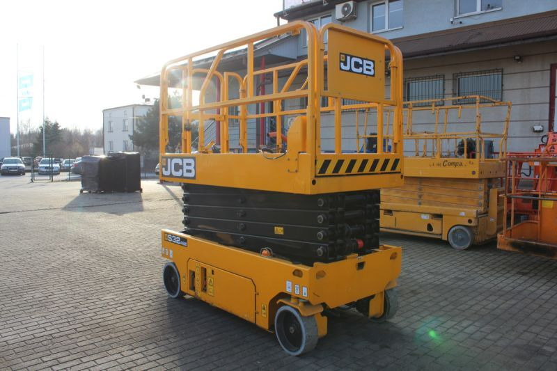 Podnośnik nożycowy elektryczny 12 m JCB S3246E - Plataforma de tijeras: foto 4 Podnośnik nożycowy elektryczny 12 m JCB S3246E - Plataforma de tijeras: foto 4