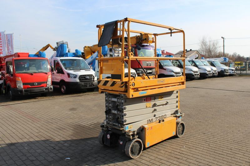 Podnośnik nożycowy elektryczny 9 m Imer IM7380 - Plataforma de tijeras: foto 3 Podnośnik nożycowy elektryczny 9 m Imer IM7380 - Plataforma de tijeras: foto 3