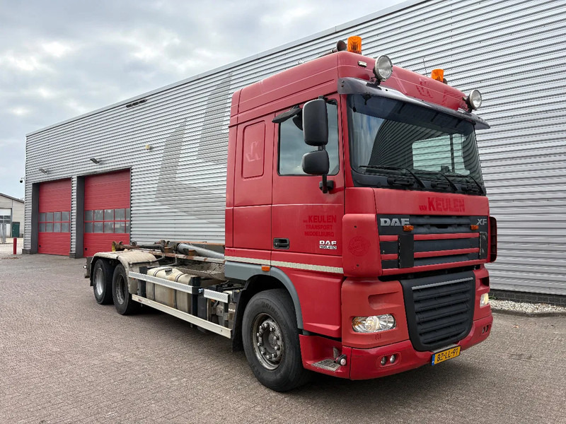 DAF XF 105 . 410 / 6X2 / MULTILIFT XR 26S61 / APK - TUV OKTOBER 2025 / EURO 5 / AUTOMAAT / - Camión multibasculante: foto 1 DAF XF 105 . 410 / 6X2 / MULTILIFT XR 26S61 / APK - TUV OKTOBER 2025 / EURO 5 / AUTOMAAT / - Camión multibasculante: foto 1