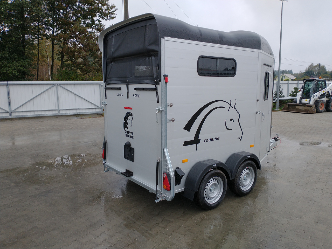 Cheval Liberté Touring Country + Siodlarnia, Debon - Remolque para caballos: foto 3 Cheval Liberté Touring Country + Siodlarnia, Debon - Remolque para caballos: foto 3