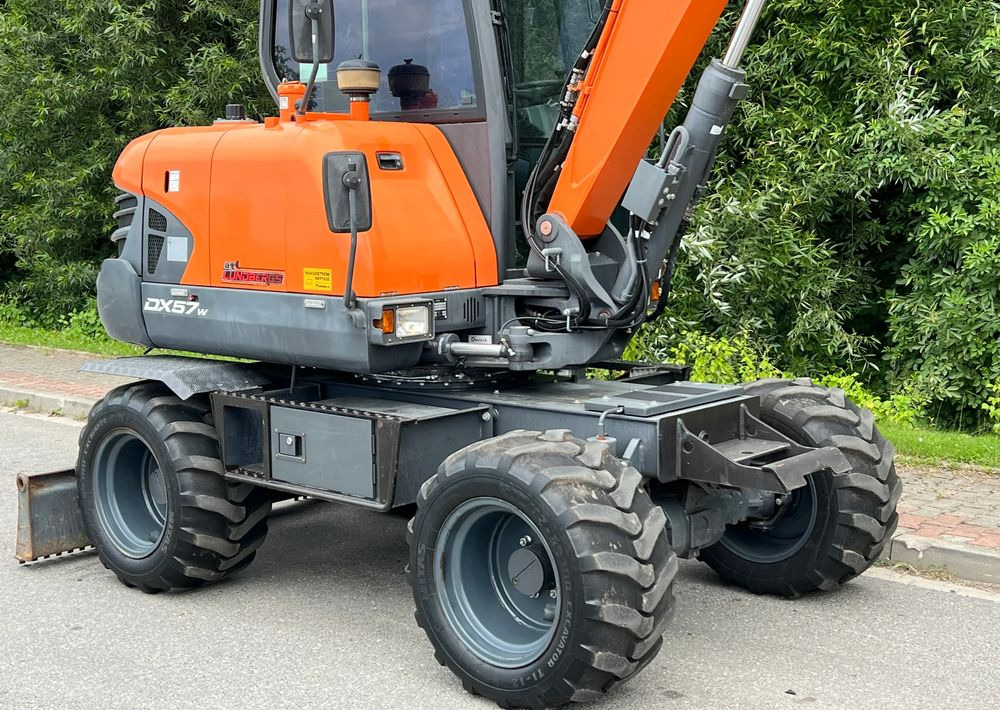 Doosan DOOSAN DX57W *ROTOTILT* 2200 Motogodzin JAK NOWA KOPARKA KOŁOWA STAN PERFEKCYJNY SPROWADZONA - Excavadora de ruedas: foto 5 Doosan DOOSAN DX57W *ROTOTILT* 2200 Motogodzin JAK NOWA KOPARKA KOŁOWA STAN PERFEKCYJNY SPROWADZONA - Excavadora de ruedas: foto 5