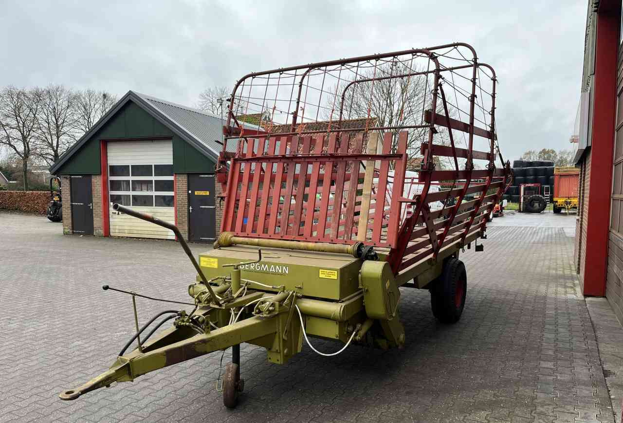 Bergmann Opraapwagen, ladewagen, weidebouwmachines - Remolque autocargador: foto 3 Bergmann Opraapwagen, ladewagen, weidebouwmachines - Remolque autocargador: foto 3