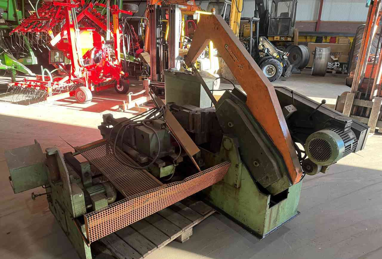 Kasto beugelzaagmachine diversen - Máquina herramienta: foto 2 Kasto beugelzaagmachine diversen - Máquina herramienta: foto 2