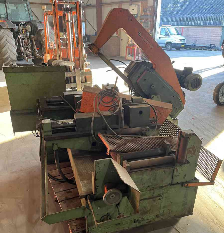 Kasto beugelzaagmachine diversen - Máquina herramienta: foto 3 Kasto beugelzaagmachine diversen - Máquina herramienta: foto 3