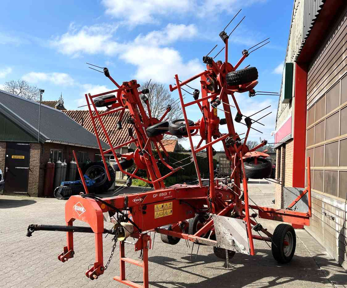 Kuhn GF 8501T Tedder Schudder Kreiselheuer weidebouwmachines - Henificadora: foto 3 Kuhn GF 8501T Tedder Schudder Kreiselheuer weidebouwmachines - Henificadora: foto 3
