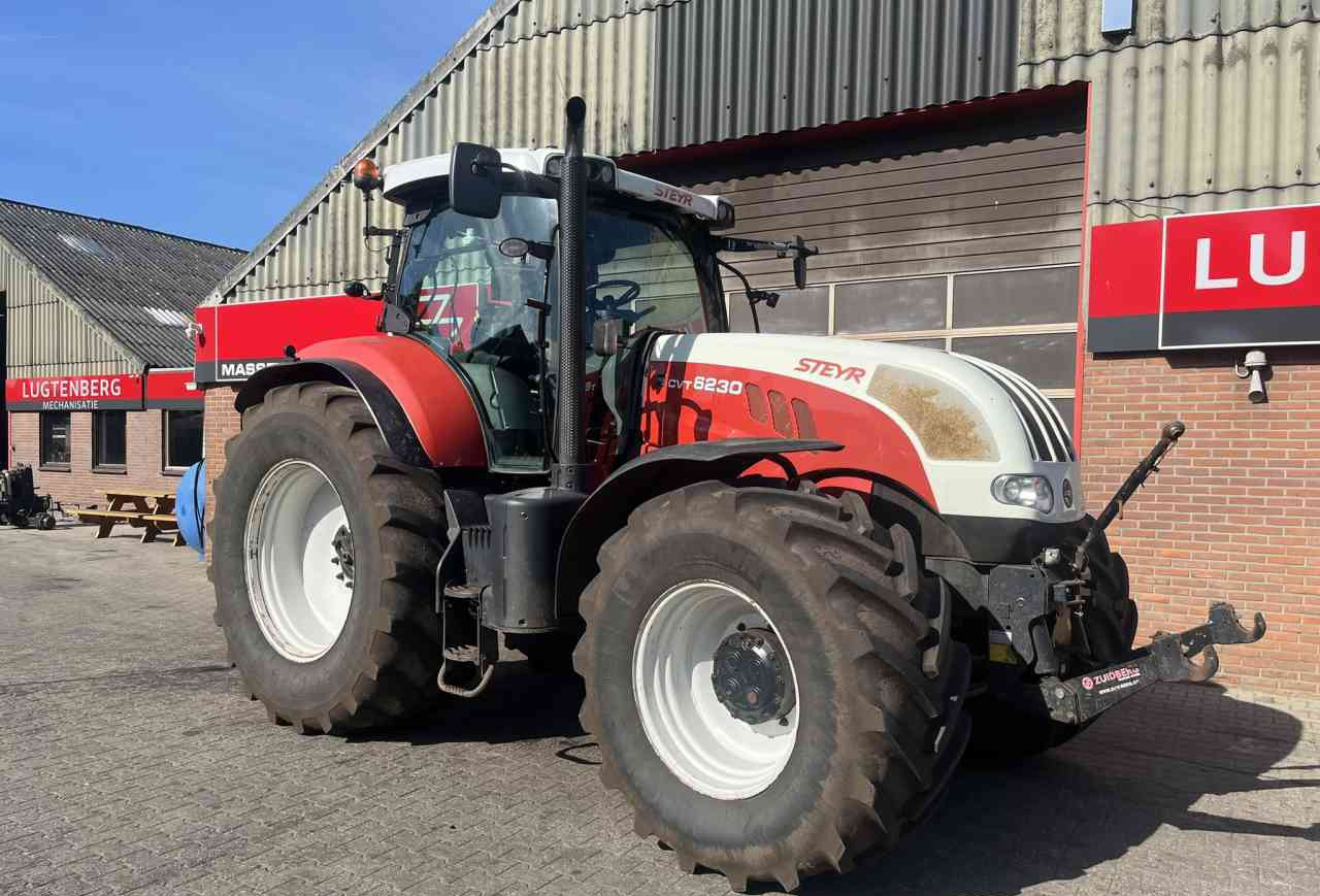 Steyr CVT 6230 Tractoren - Tractor: foto 2 Steyr CVT 6230 Tractoren - Tractor: foto 2